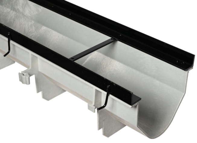 Z882-C 4 foot HDPE Channel and Welded Frame Assy